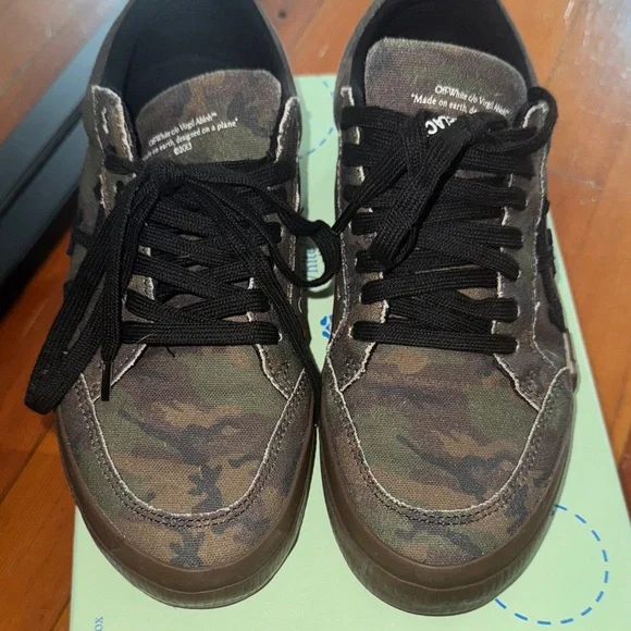 Off-White Camouflage Sneakers with Black Accents - Picture 2 of 10